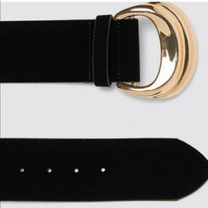 Velvet belt with buckle from Zara in size 30